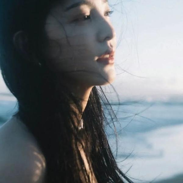 黄蜂女